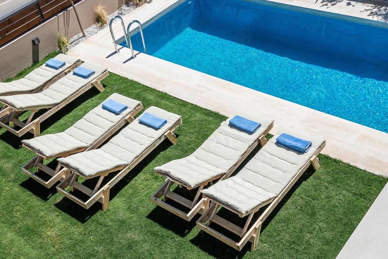 Fos Villa, A Luxe House With Private Heated Pool Galatas  ภายนอก รูปภาพ