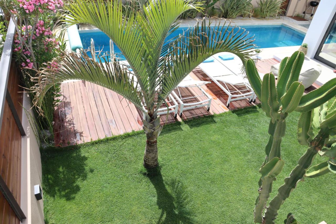 Fos Villa, A Luxe House With Private Heated Pool Galatas  ภายนอก รูปภาพ